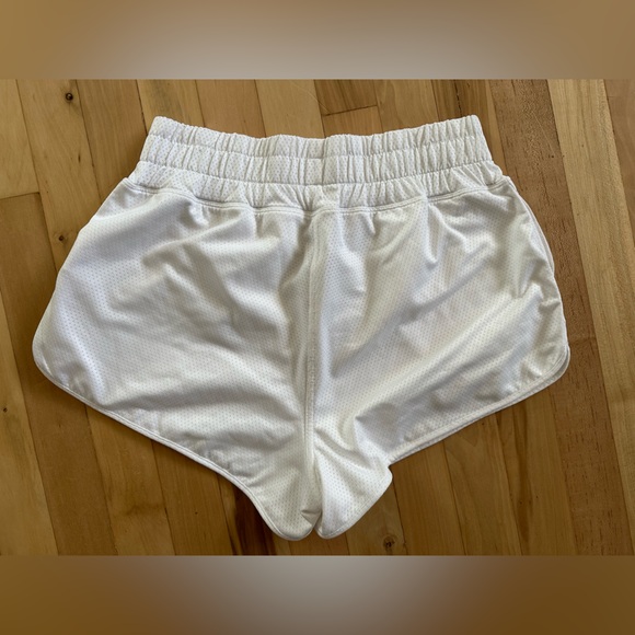 White Vuori running shorts - Picture 1 of 3